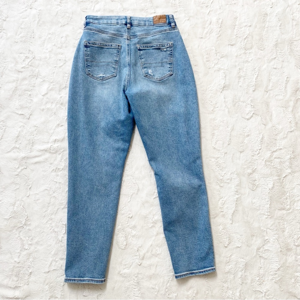 american eagle β’ curvy ripped mom jeans | 4 - Picture 9 of 13